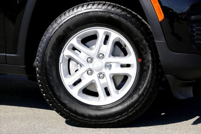 2025 Jeep Grand Cherokee GRAND CHEROKEE LAREDO 4X2