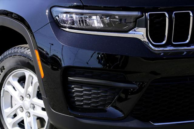 2025 Jeep Grand Cherokee GRAND CHEROKEE LAREDO 4X2