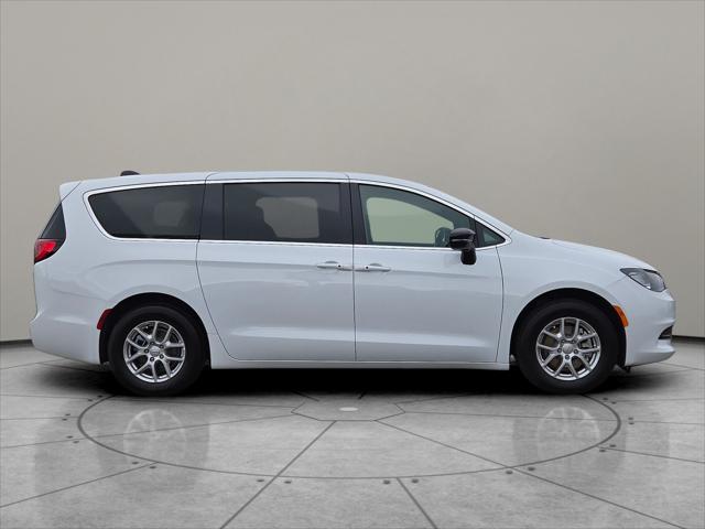 2026 Chrysler Voyager VOYAGER LX