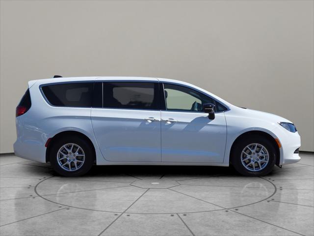 2026 Chrysler Voyager VOYAGER LX