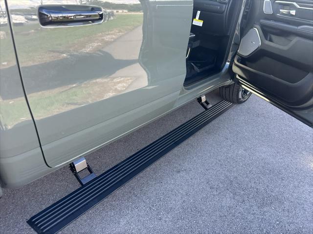 2026 Ram 1500 Laramie Crew Cab 4x4 5'7" Box