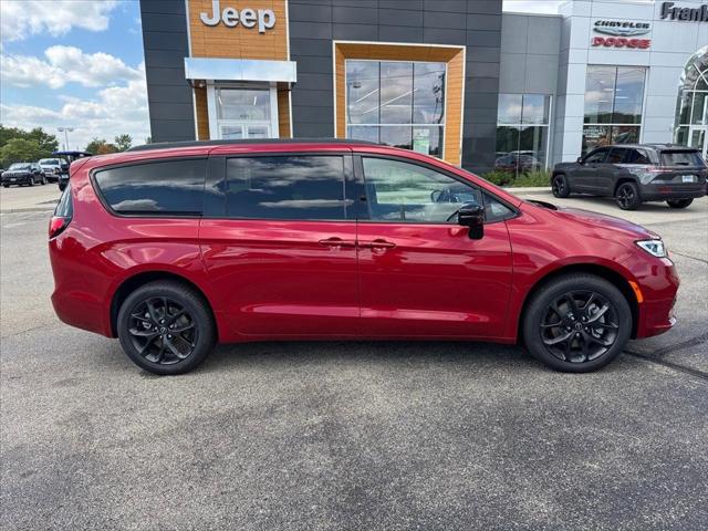 2026 Chrysler Pacifica PACIFICA LIMITED AWD