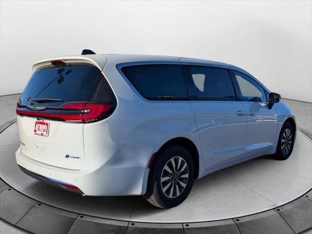2026 Chrysler Pacifica Plug-In Hybrid PACIFICA PLUG-IN HYBRID SELECT 2026 Chrysler Pacifica Plug-In Hybrid PACIFICA PLUG-IN HYBRID SELECT