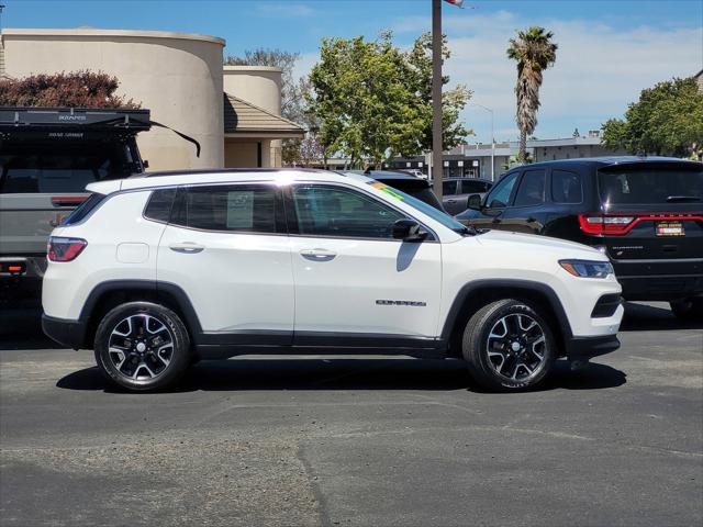 2022 Jeep Compass Latitude FWD