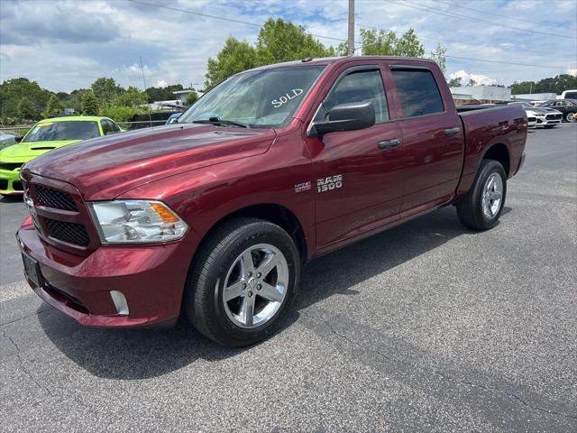 2017 RAM 1500 Express Crew Cab 4x4 57 Box