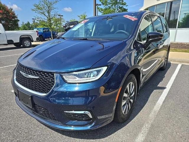 2024 Chrysler Pacifica Hybrid Select