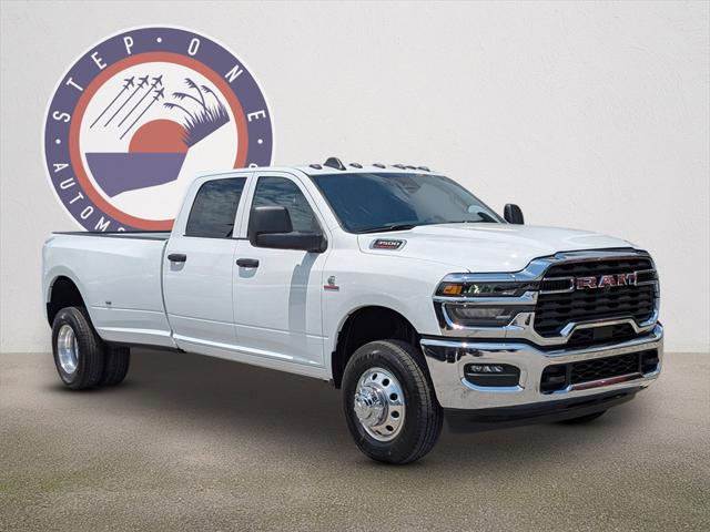 2025 RAM Ram 3500 RAM 3500 TRADESMAN CREW CAB 4X4 8 BOX
