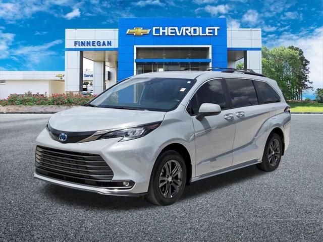 2024 Toyota Sienna Woodland Edition