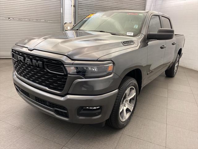 2025 RAM 1500 Tradesman Crew Cab 4x4 57 Box