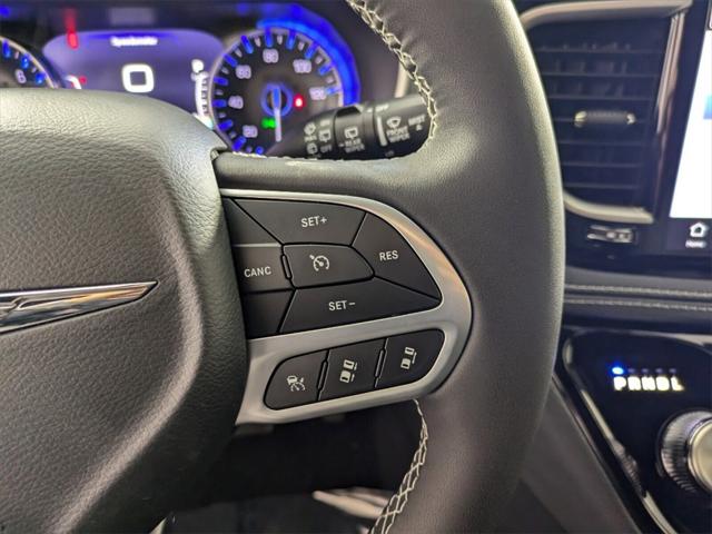 2025 Chrysler Pacifica PACIFICA SELECT