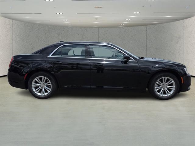 2021 Chrysler 300 Touring L
