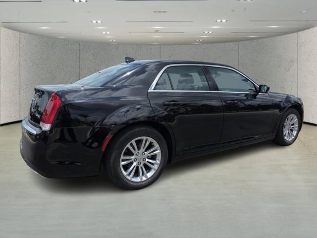 2021 Chrysler 300 Touring L