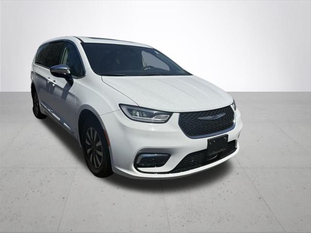 2023 Chrysler Pacifica Hybrid Touring L
