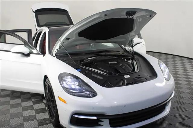 2019 Porsche Panamera Standard