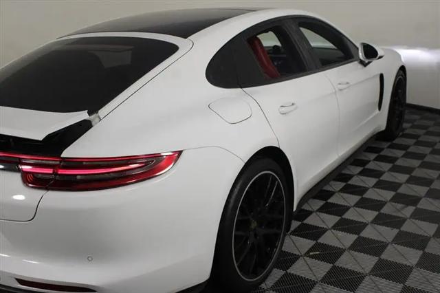 2019 Porsche Panamera Standard