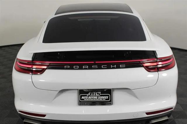2019 Porsche Panamera Standard