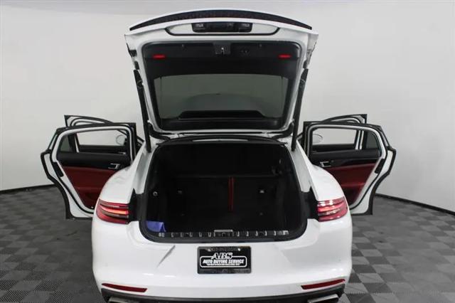 2019 Porsche Panamera Standard
