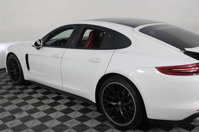 2019 Porsche Panamera Standard