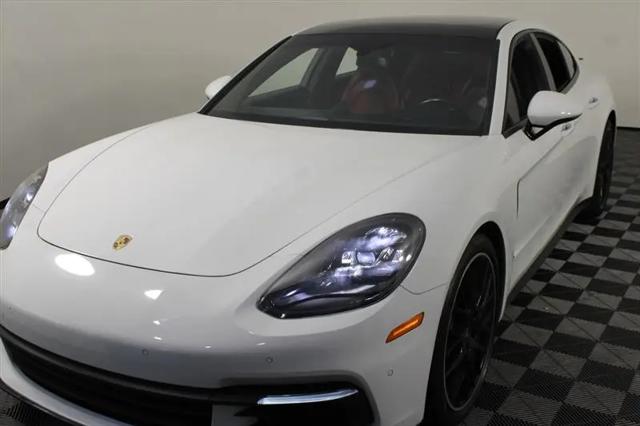 2019 Porsche Panamera Standard