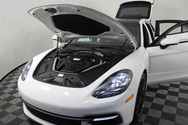2019 Porsche Panamera Standard