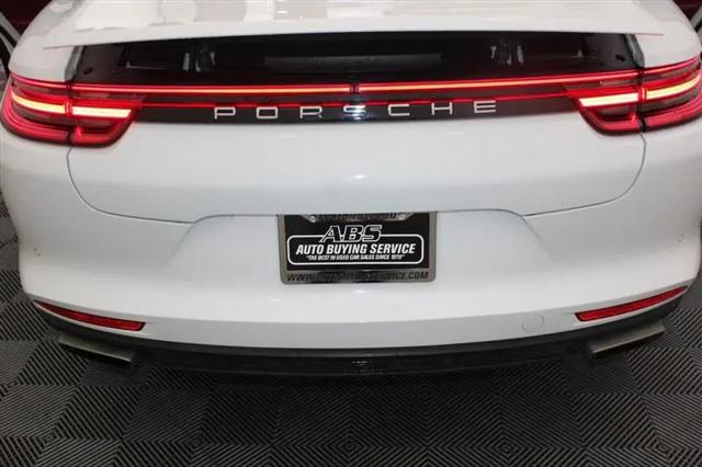 2019 Porsche Panamera Standard