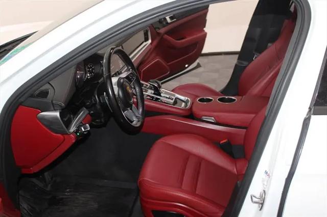 2019 Porsche Panamera Standard