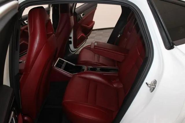 2019 Porsche Panamera Standard