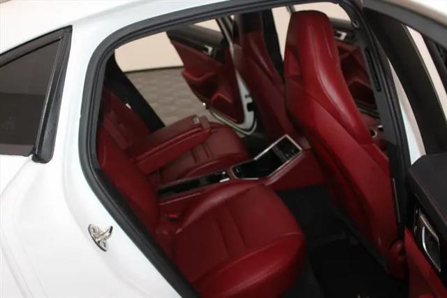 2019 Porsche Panamera Standard