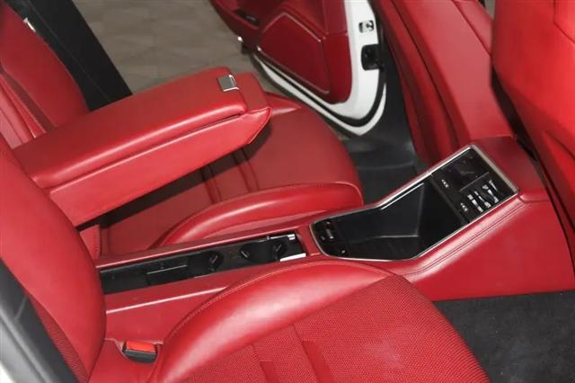 2019 Porsche Panamera Standard