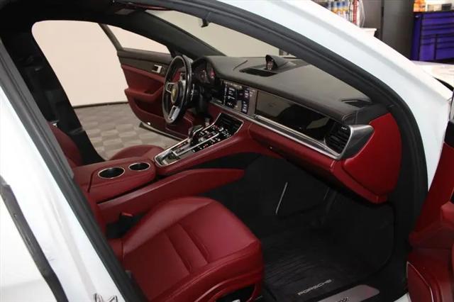 2019 Porsche Panamera Standard