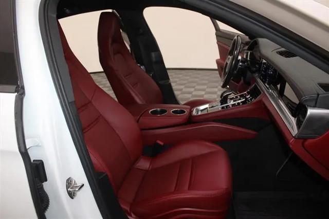 2019 Porsche Panamera Standard