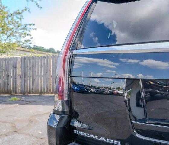 2016 Cadillac Escalade Luxury Collection