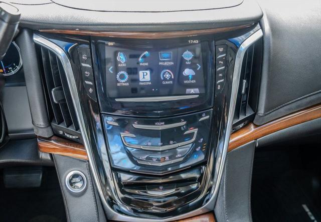 2016 Cadillac Escalade Luxury Collection