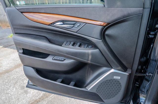 2016 Cadillac Escalade Luxury Collection