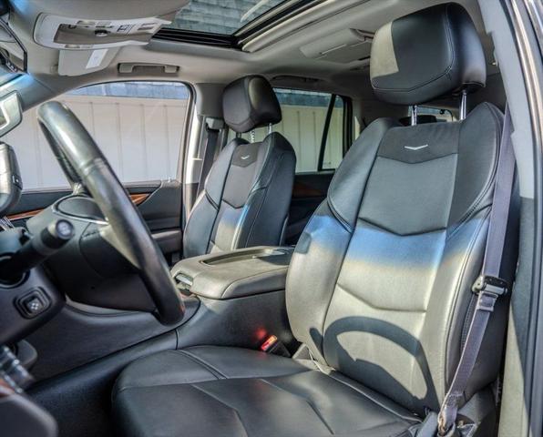 2016 Cadillac Escalade Luxury Collection