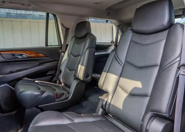 2016 Cadillac Escalade Luxury Collection