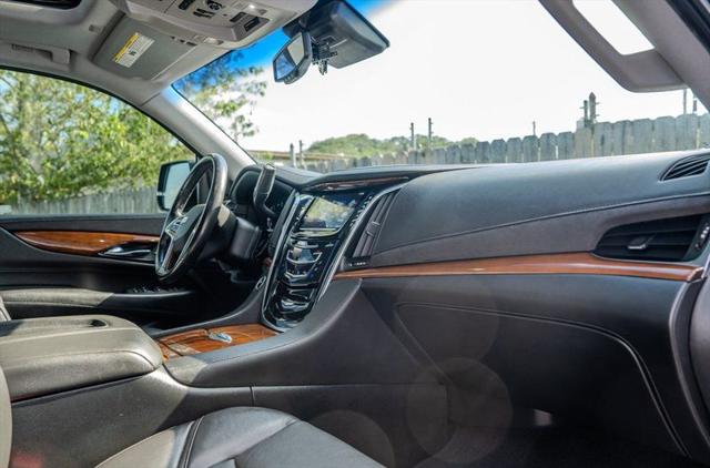 2016 Cadillac Escalade Luxury Collection
