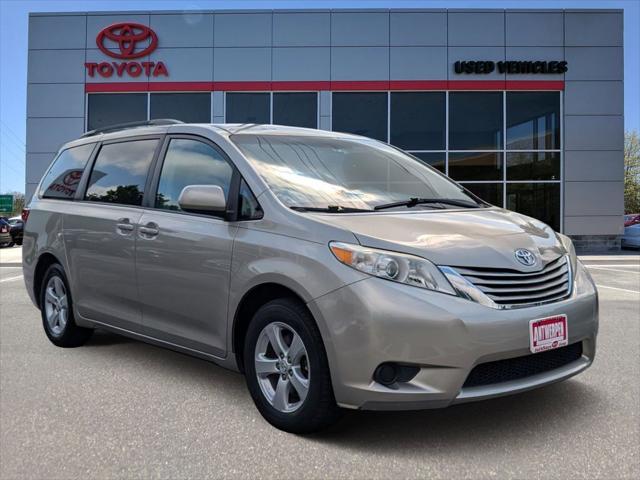 2015 Toyota Sienna LE 7 Passenger