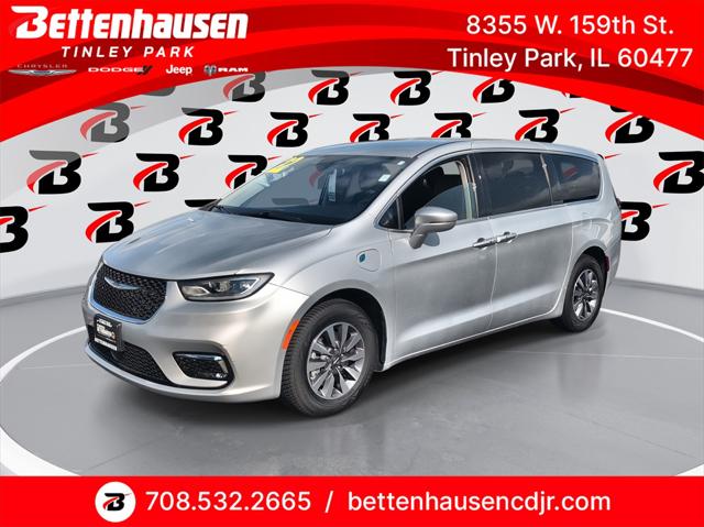 2022 Chrysler Pacifica Hybrid Touring L