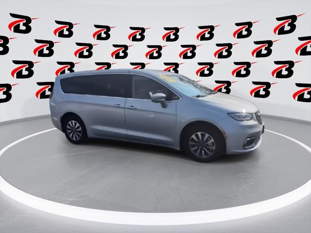 2022 Chrysler Pacifica Hybrid Touring L