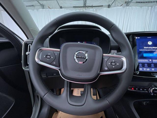 2026 Volvo XC40 Plus, B5 AWD Gas (mild hybrid), Dark