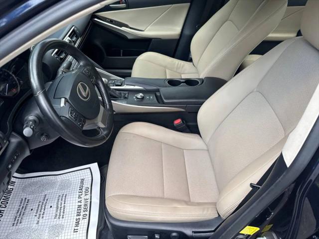 2018 Lexus IS 300 300