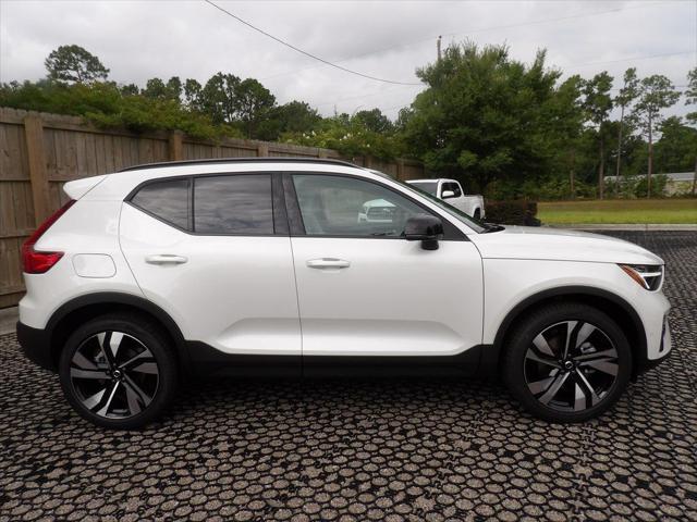2026 Volvo XC40 B5 Plus