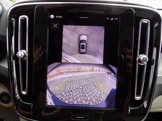 2026 Volvo XC40 B5 Plus