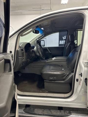 2004 Nissan Titan LE