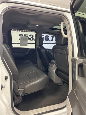 2004 Nissan Titan LE