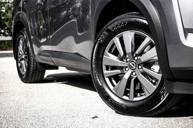 2024 Nissan Pathfinder SV FWD