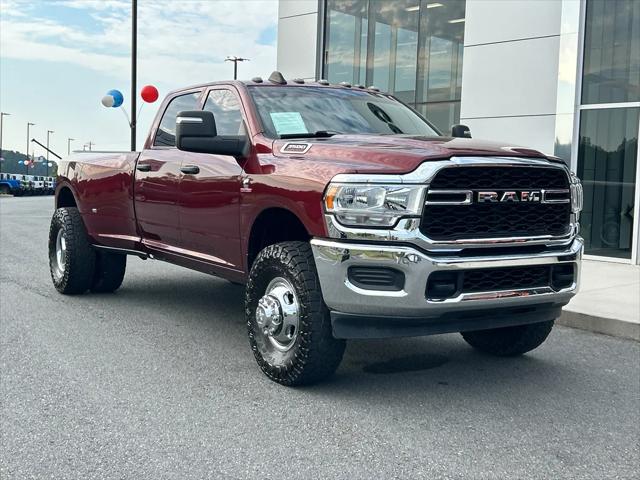 2023 RAM 3500 Tradesman Crew Cab 4x4 8 Box