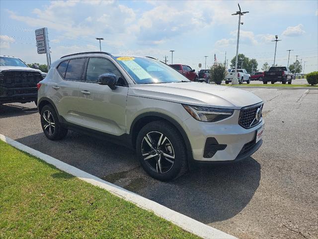 2024 Volvo XC40 B5 Core Bright Theme