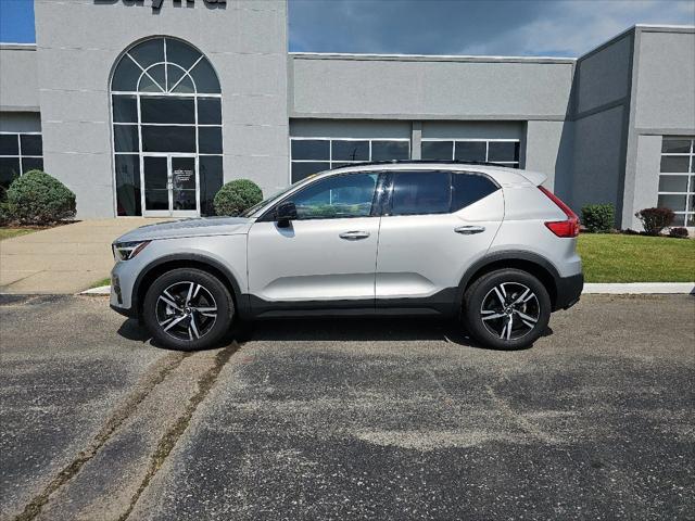 2024 Volvo XC40 B5 Core Bright Theme